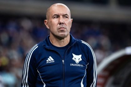Leonardo Jardim assume o Flamengo e esclarece declaração sobre o Cruzeiro. O novo técnico estreia na final do Carioca contra o Fluminense.