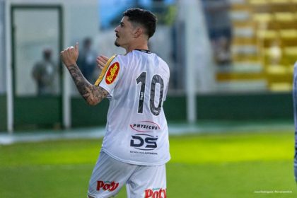 O Novorizontino estuda pagar R$ 1 milhão para escalar Rômulo contra o Palmeiras na final do Paulistão. Confira os detalhes da decisão.