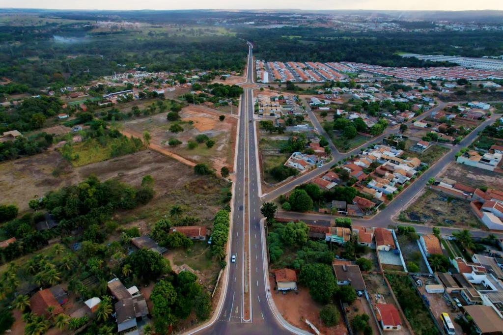 Avenida W11 após obras de infraestrutura