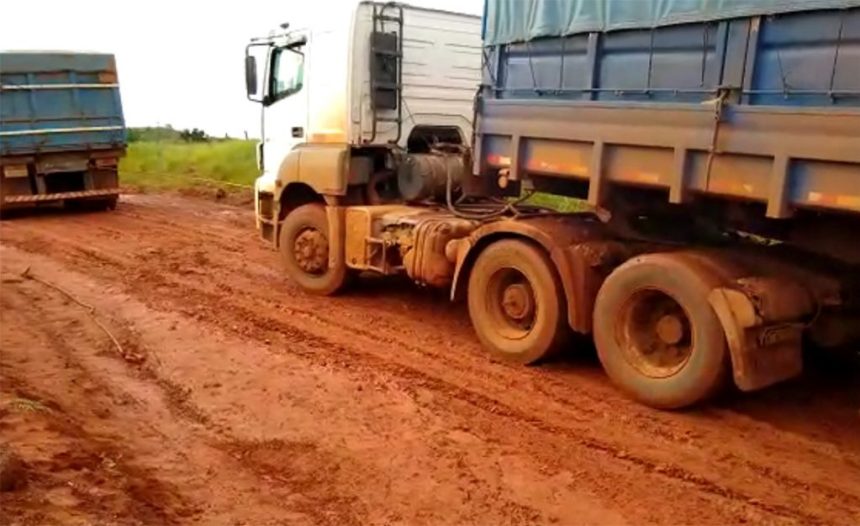 Com o excesso de chuvas em Matupá, produtores perdem até 40% da safra e enfrentam atoleiros na MT-322. Veja os detalhes da crise.