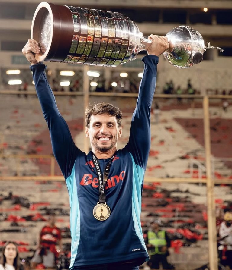 Após saída de Filipe Luís, o auxiliar técnico Rodrigo Caio pede demissão do Flamengo nesta terça-feira (3).