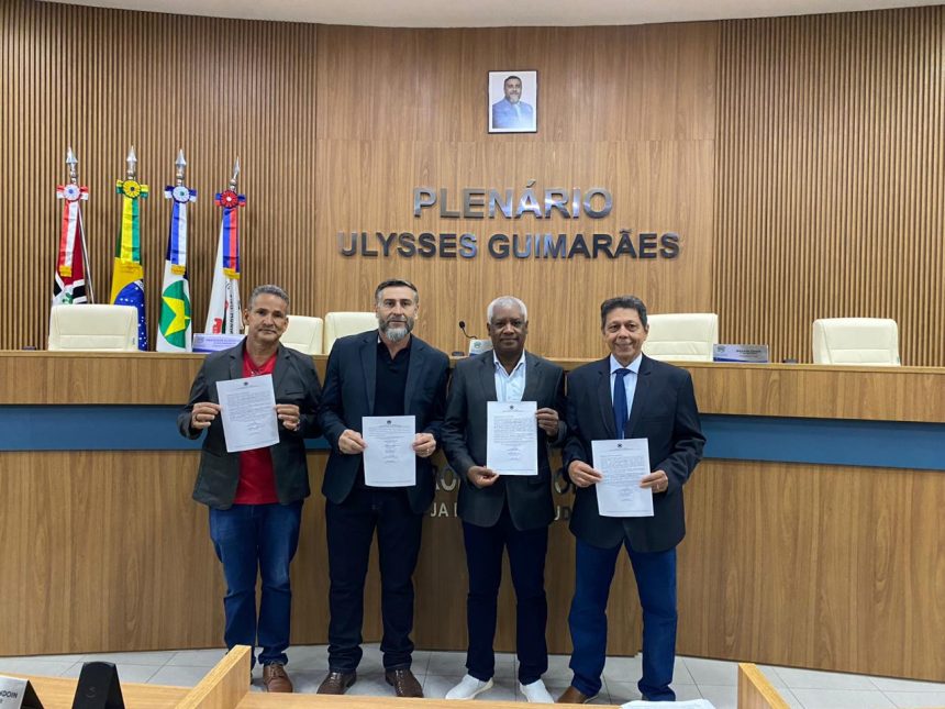 A Câmara de Rondonópolis empossa três vereadores suplentes para mandato de 121 dias após licença de titulares nesta segunda-feira (2).