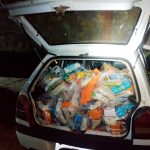 PM prende dupla com cestas básicas de facção após fuga no Residencial São José. Suspeitos levariam mantimentos para Guiratinga.