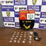 Polícia Militar prende suspeito por tráfico de drogas em Rondonópolis após encontrar cocaína em fundo falso de guarda-roupa no Carlos Bezerra.