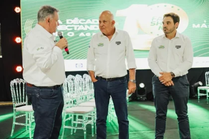 A 10ª edição da Farm Show teve abertura oficial em Primavera do Leste com homenagens a pioneiros e foco em inovação tecnológica no campo.