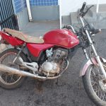 Homem é preso por adulteração de sinal identificador após ser flagrado na contramão com moto de chassi cortado na Vila Operária.
