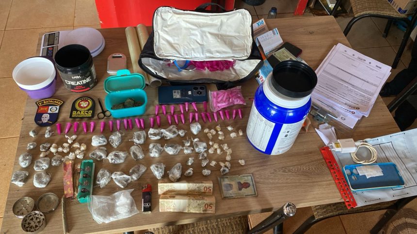 Gaeco e PM combatem o tráfico ilícito de drogas na Vila Garça Branca. Entorpecentes foram encontrados enterrados em residência.