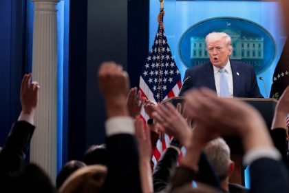 trump-anuncia-tarifas-de-50%-sobre-paises-que-fornecem-armas-ao-ira