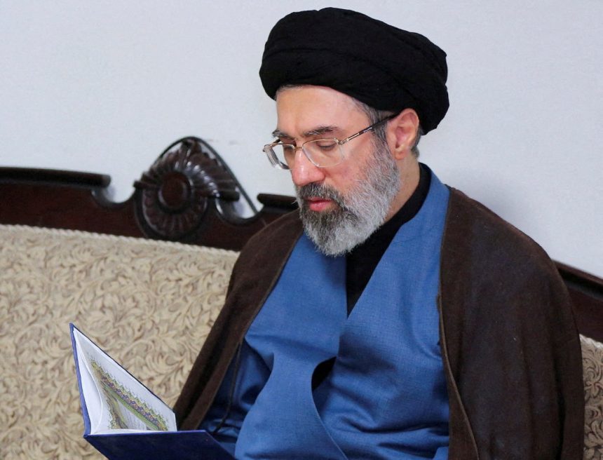 mojtaba-khamenei-diz-que-ira-nao-busca-guerra-e-promete-nova-fase-na-gestao-de-ormuz