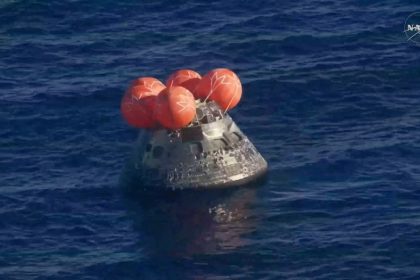 astronautas-da-artemis-ii-retornam-a-terra-apos-viagem-que-deu-a-volta-na-lua