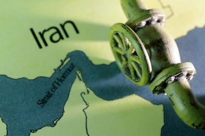 eua-detalham-limites-do-bloqueio-de-ormuz;-pelo-menos-dois-navios-dao-meia-volta
