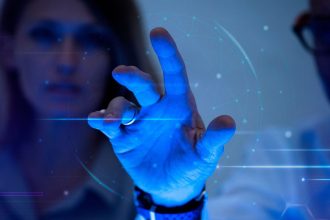 ia-acelera-desinformacao-e-ameaca-democracias,-alerta-pesquisa