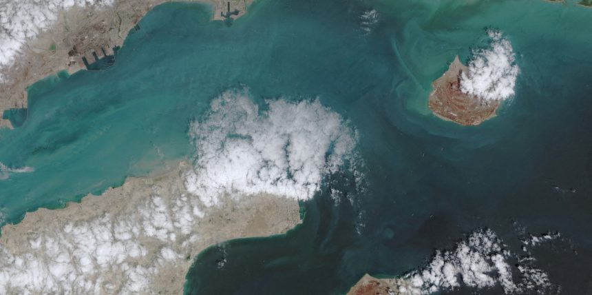 navios-testam-estreito-de-ormuz-apos-abertura-e-buscam-garantias-de-seguranca