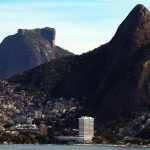 operacao-policial-deixa-visitantes-“ilhados”-em-cartao-postal-do-rio
