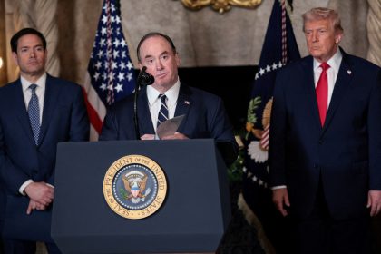 secretario-da-marinha-dos-eua-e-demitido-apos-atritos-com-chefe-do-pentagono,-diz-wsj