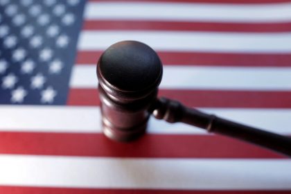 familia-de-vitima-de-tiroteio-na-florida-processa-openai-em-tribunal-dos-eua