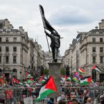 milhares-marcham-em-londres-em-protestos-separados-contra-imigracao-e-pro-palestinos
