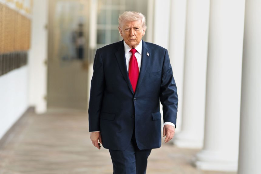 trump-diz-que-ha-‘boas-chances’-de-acordo-nuclear-com-ira-depois-de-adiar-ataque