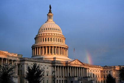 republicanos-fogem-apos-polemica-sobre-fundo-de-trump-e-gastos-em-salao-de-baile