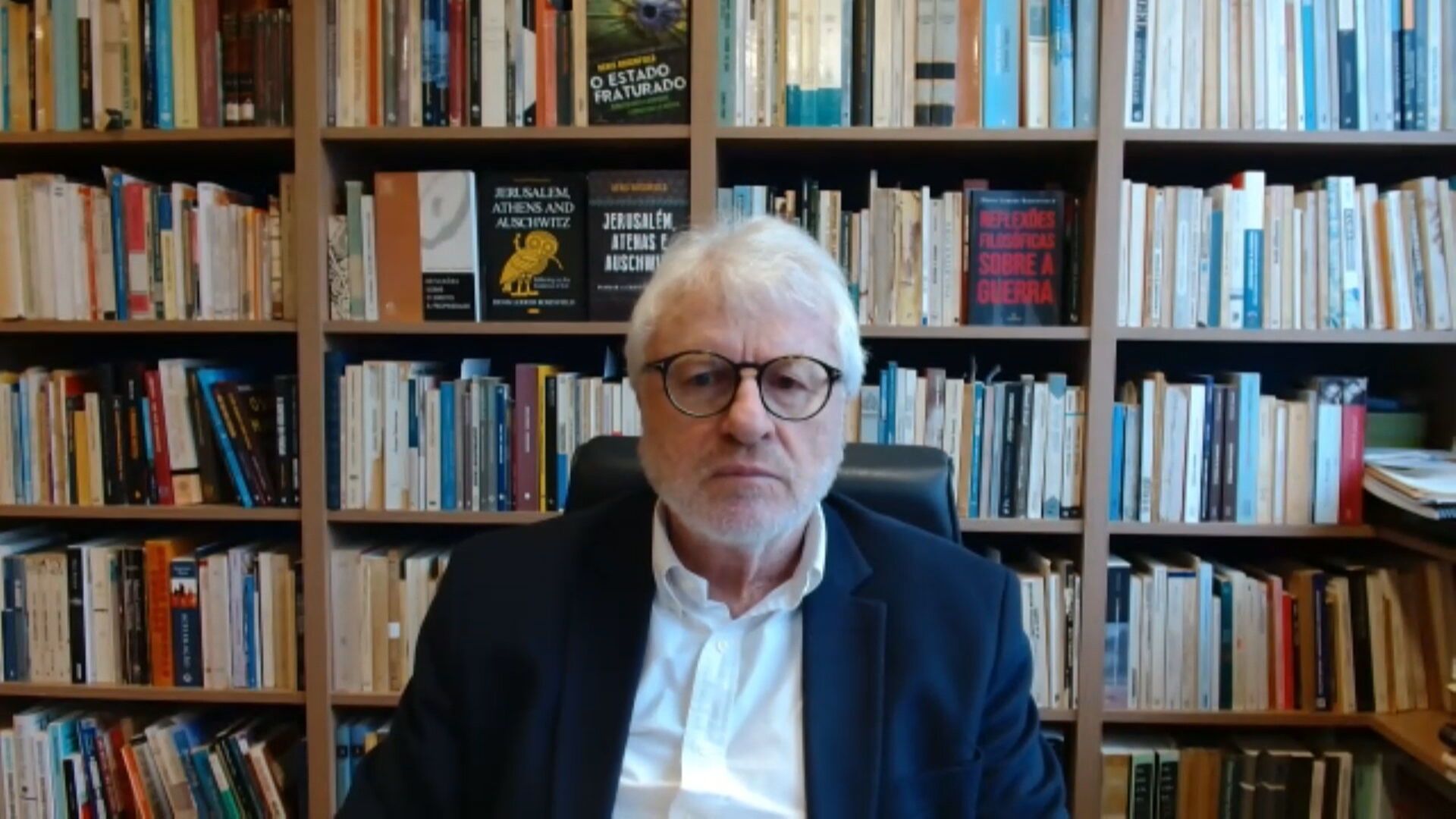 Filósofo defende terceira via para romper polarização política no Brasil
