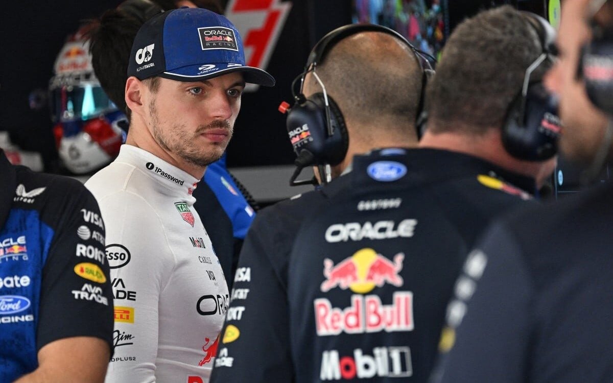 Verstappen manifesta irritação com Red Bull após terceiro abandono em Silverstone