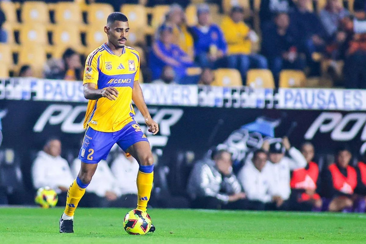 Vasco intensifica busca por zagueiro e monitora Diego Carlos