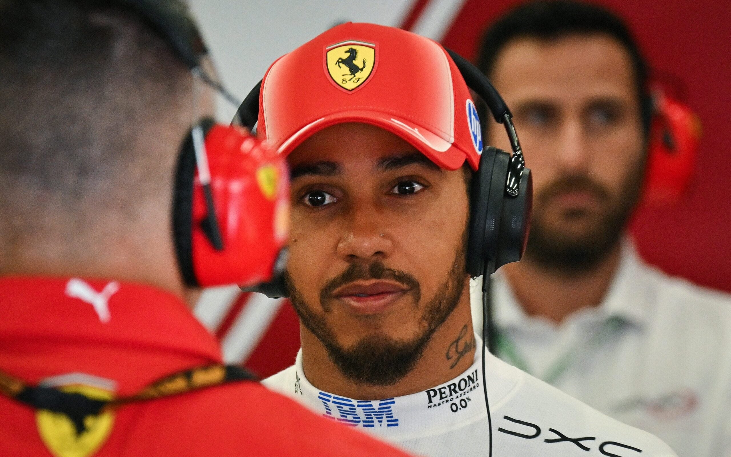 Ferrari é multada após liberar Lewis Hamilton no pit stop de Spa