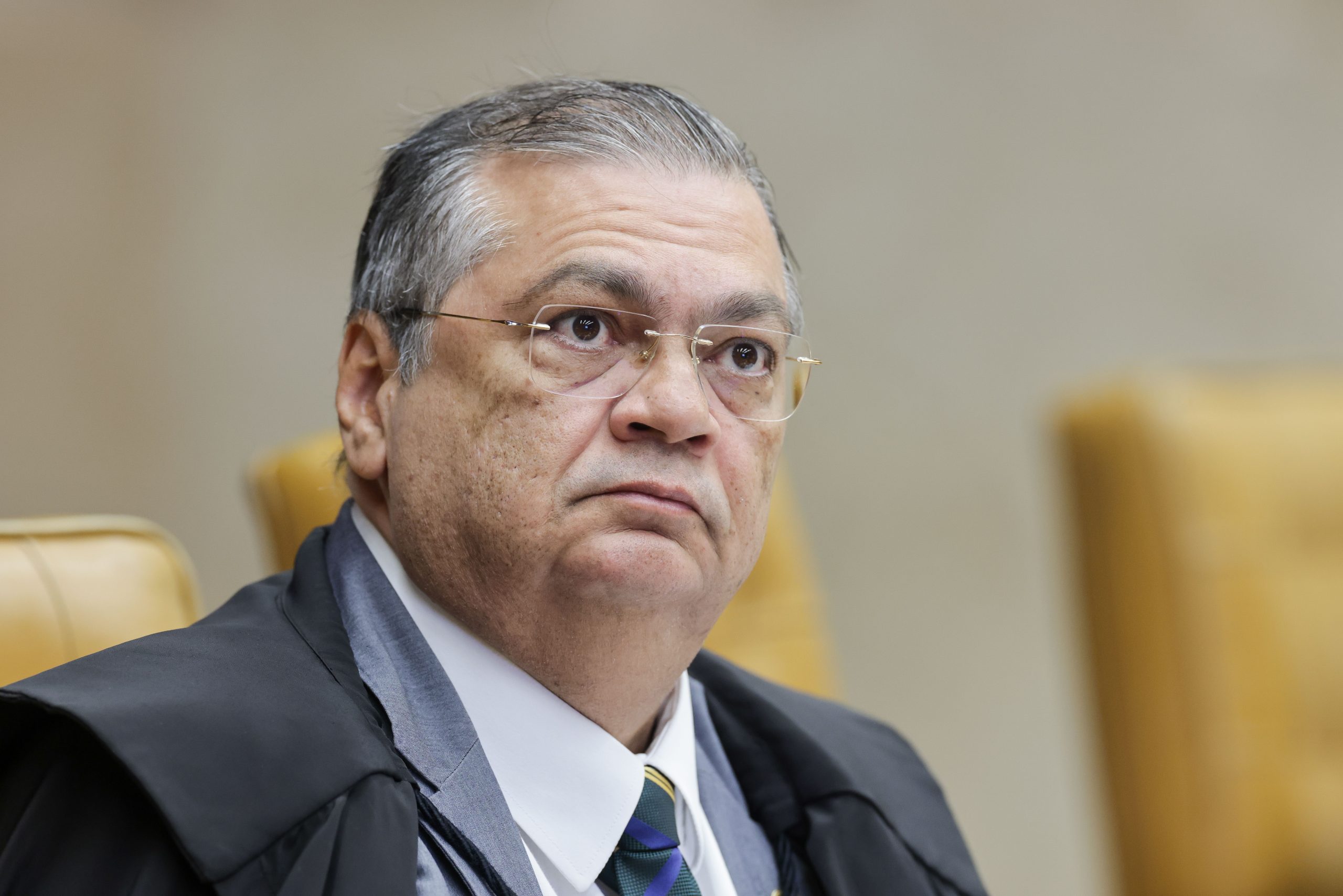 Dino ordena notificação a estados sobre irregularidades em emendas Pix