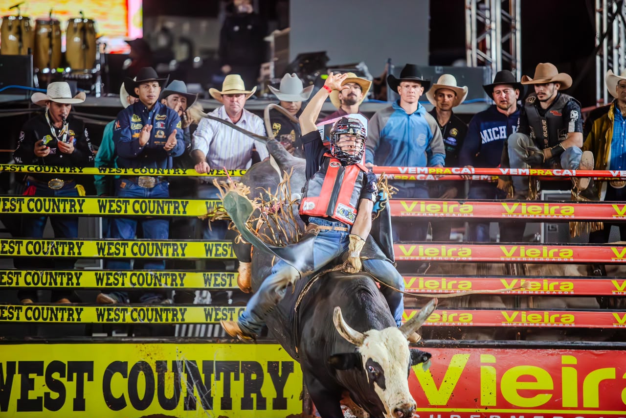 Rodeio em Rondonópolis marca abertura da 52ª Exposul com shows e competições
