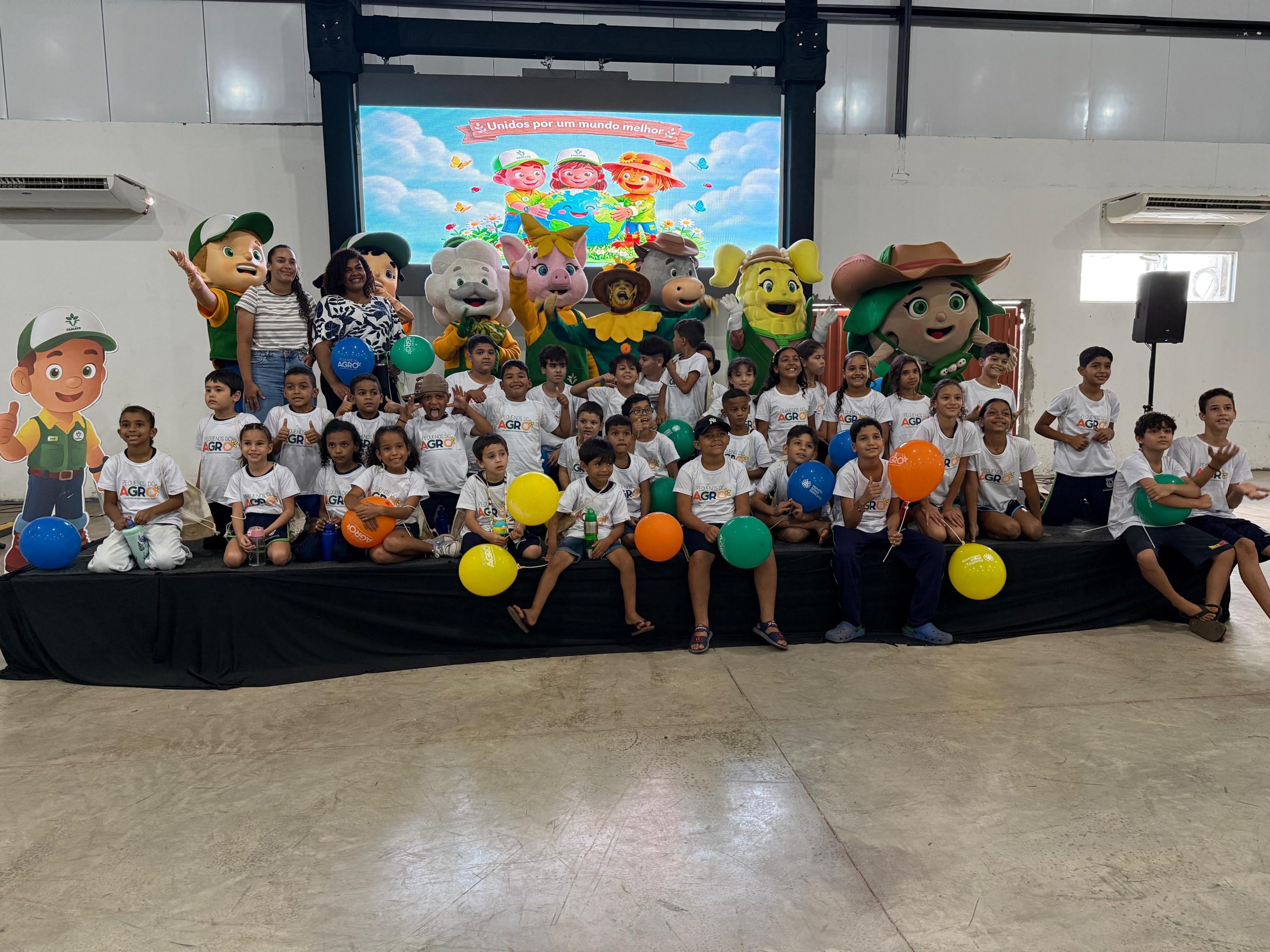 Alunos da rede municipal vivenciam experiência educativa na Exposul