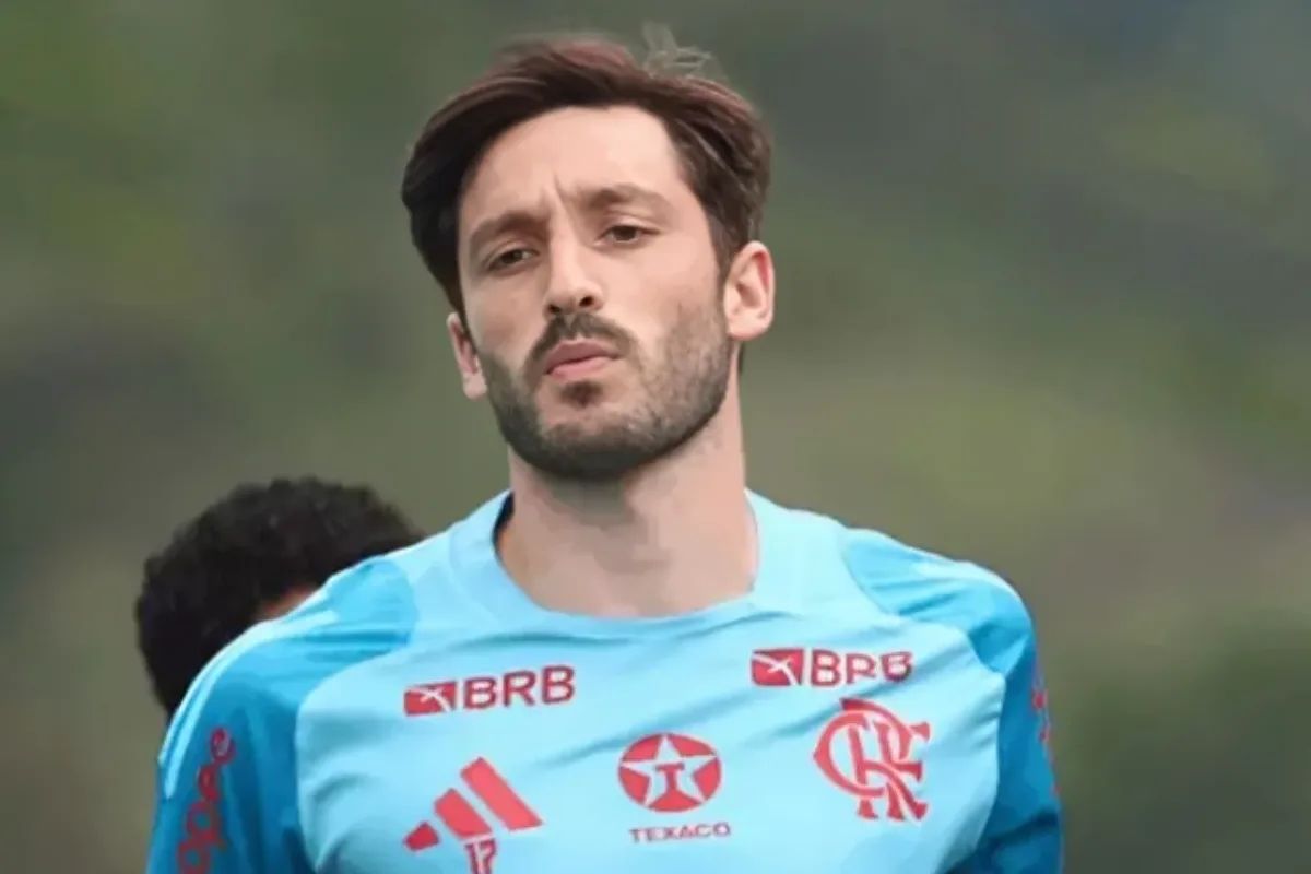 Flamengo negocia transferência de Viña para clube espanhol