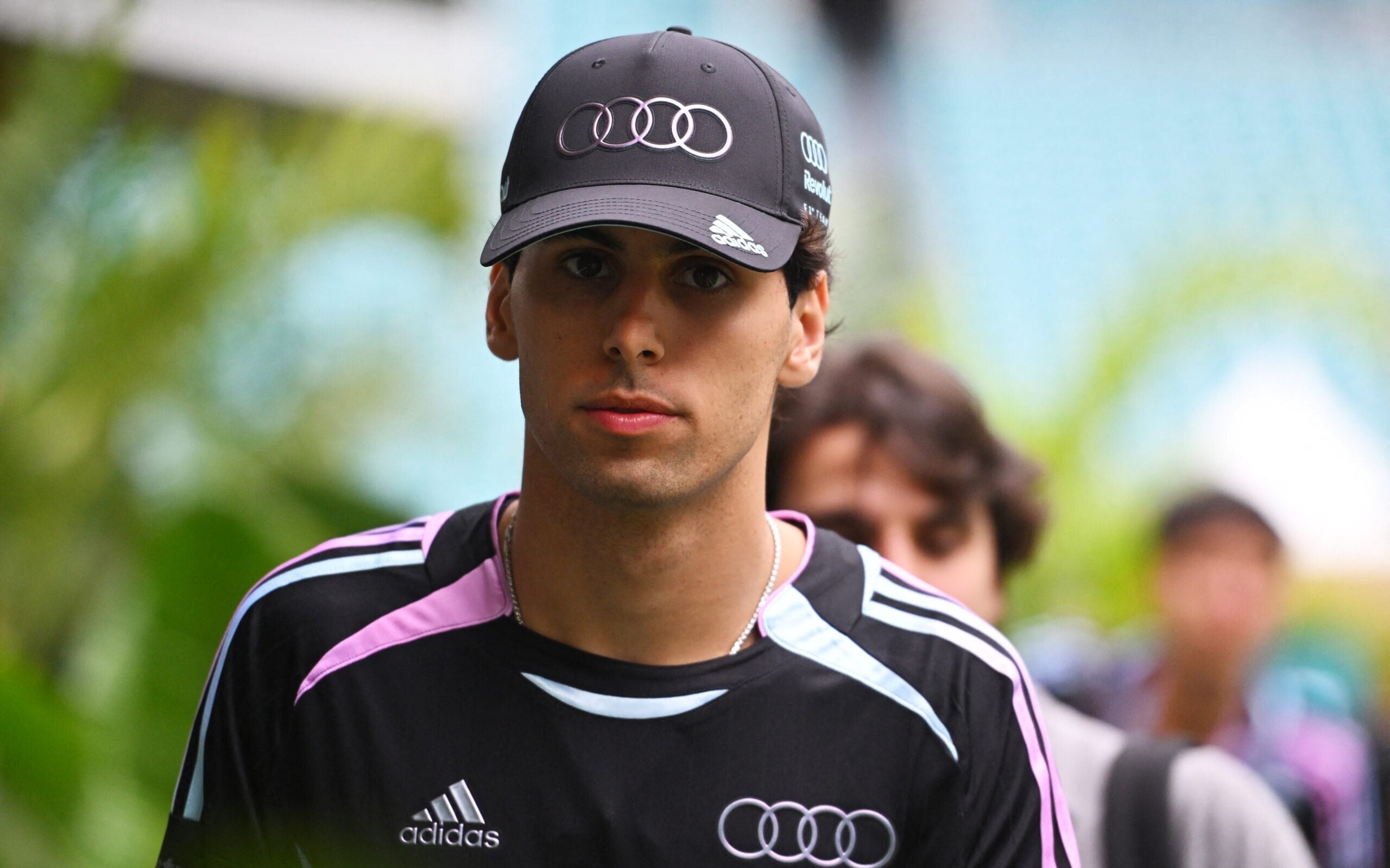 Bortoleto descarta saída e reafirma confiança na Audi