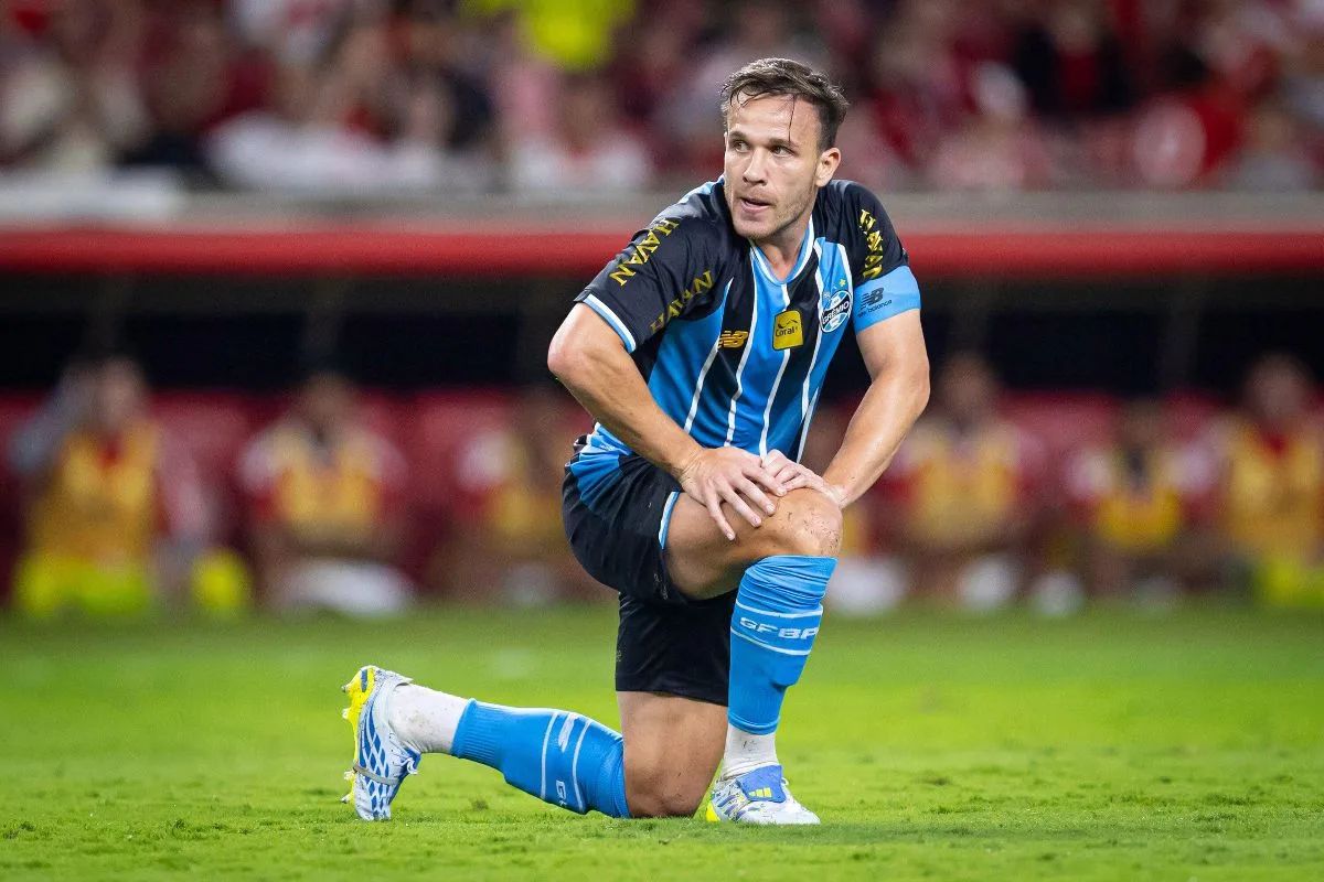 Arthur pode deixar Juventus e chegar ao Palmeiras