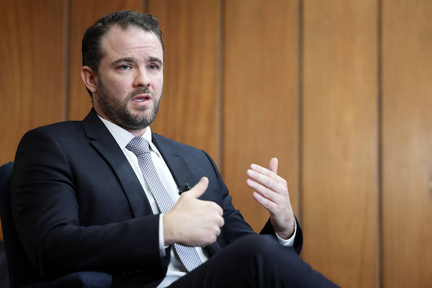Durigan busca diálogo com economistas sobre situação fiscal