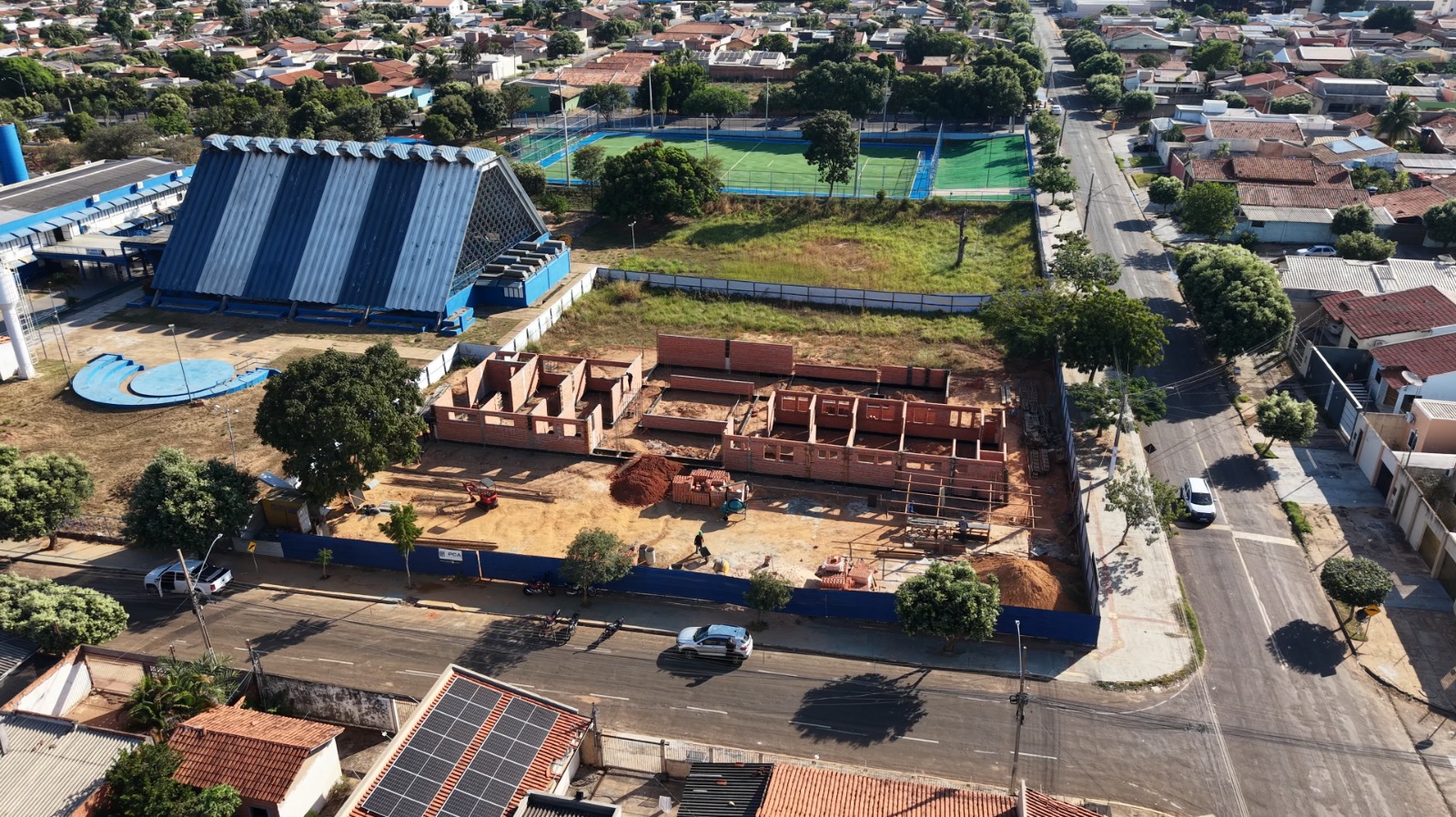 Construção do novo CAPSi avança com montagem das lajes no Jardim Tropical