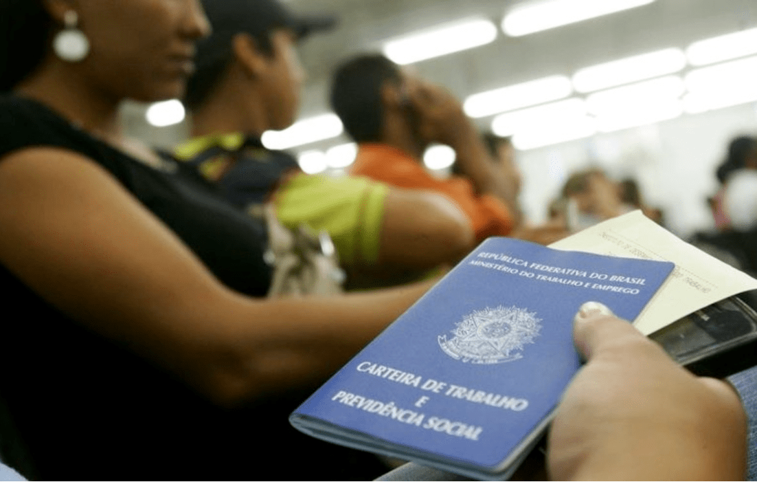 Brasil gera 168,5 mil empregos formais em agosto e complica perspectivas de cortes na Selic