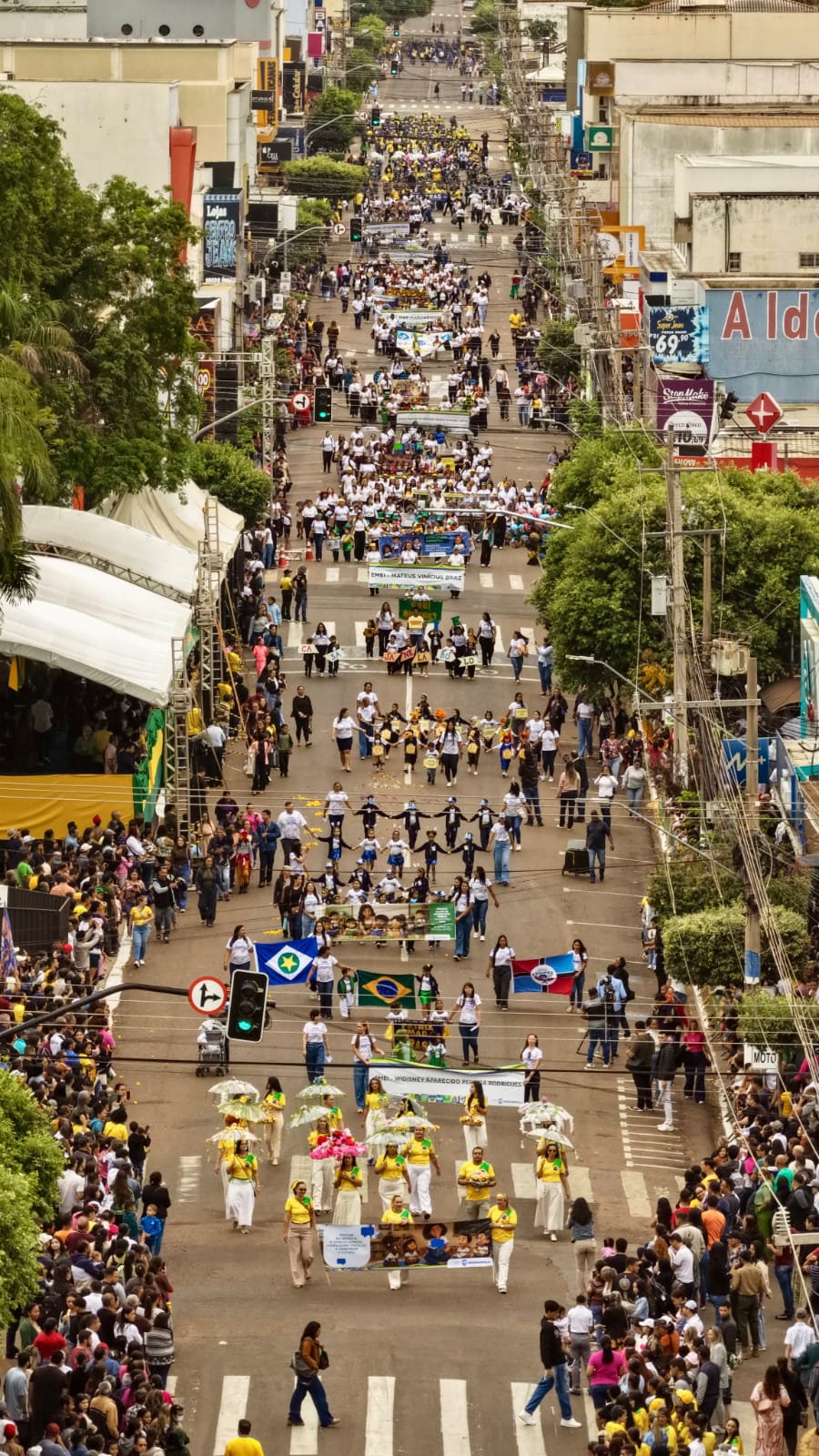 Desfile cívico-militar celebra independência com recorde de participantes em Rondonópolis