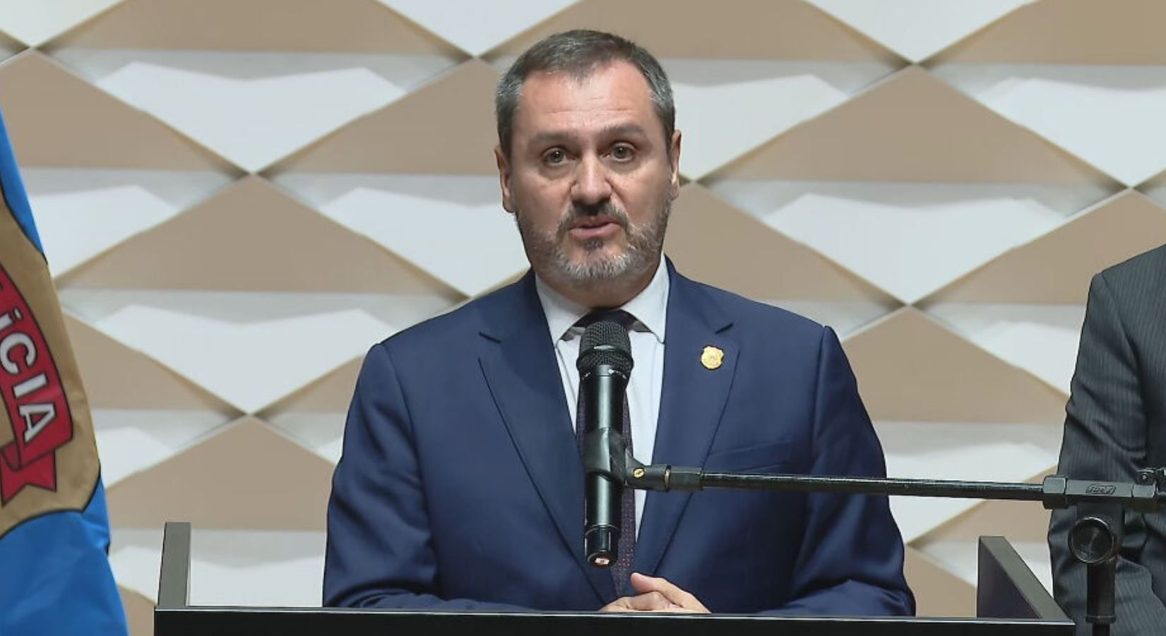 Ministro Flávio Dino determina retorno de Andrei Rodrigues à direção da PF