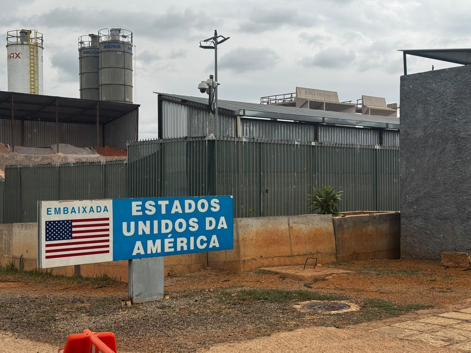 EUA reabrem embaixada e consulados no Brasil um dia após a eleição