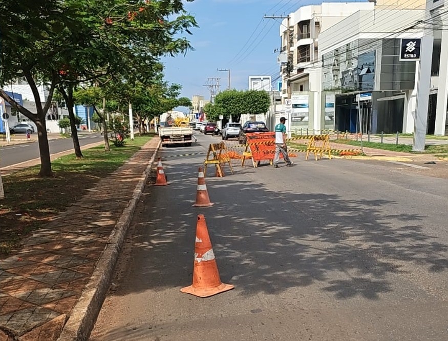 Rotatória na Lions Internacional: vias interditadas para obra