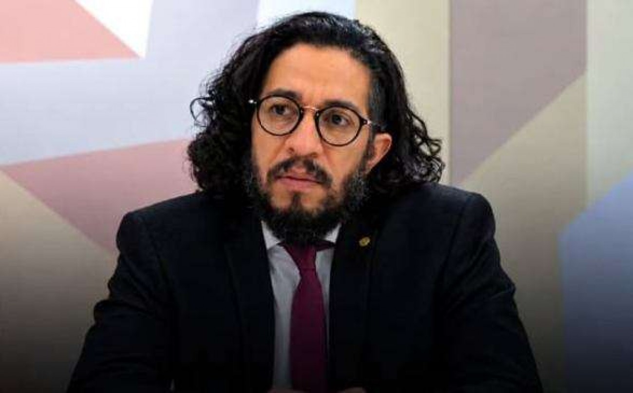 Jean Wyllys pode deixar Brasil novamente em caso de vitória de Flávio