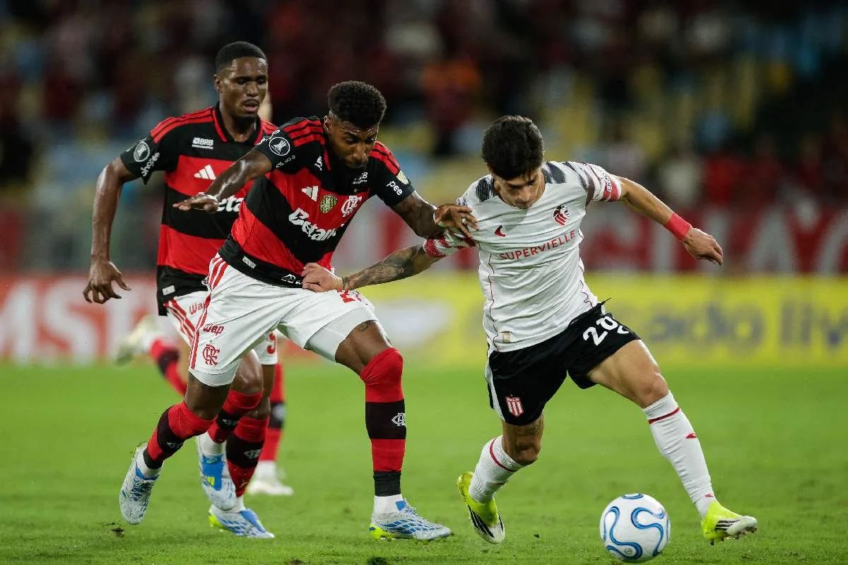 Futebol na TV hoje: Estudiantes x Flamengo e Liga Europa