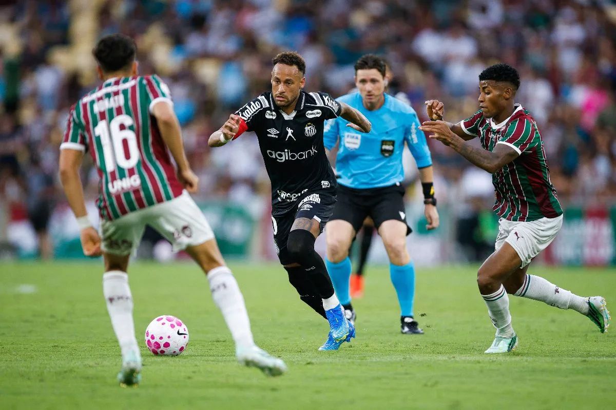 Neymar elogia atuação do Santos na vitória no Maracanã