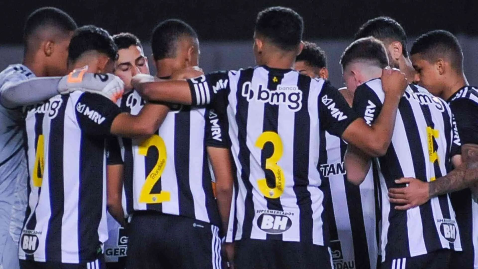 Atlético-MG vence Cruzeiro por 4 a 3 em final sub-20 marcada por tumultos