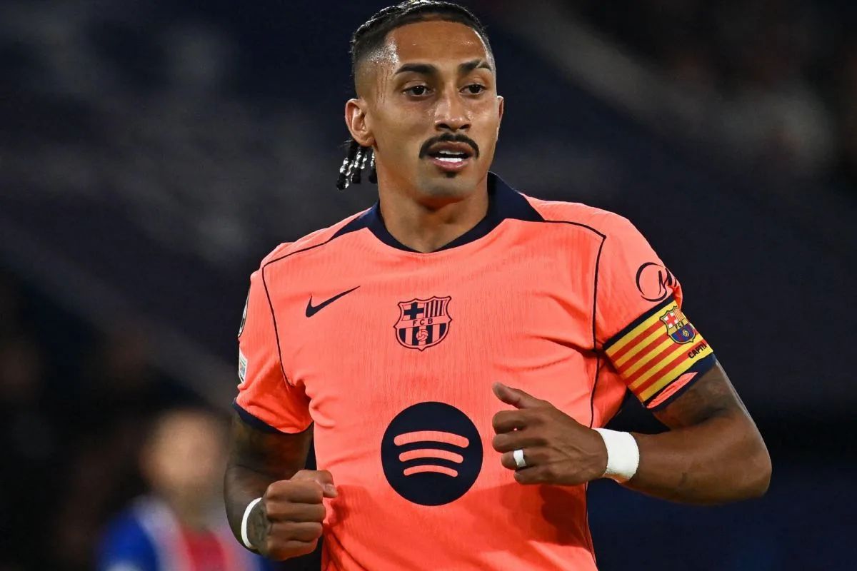 Raphinha renova com Barcelona até 2030 e recusa proposta da Arábia Saudita