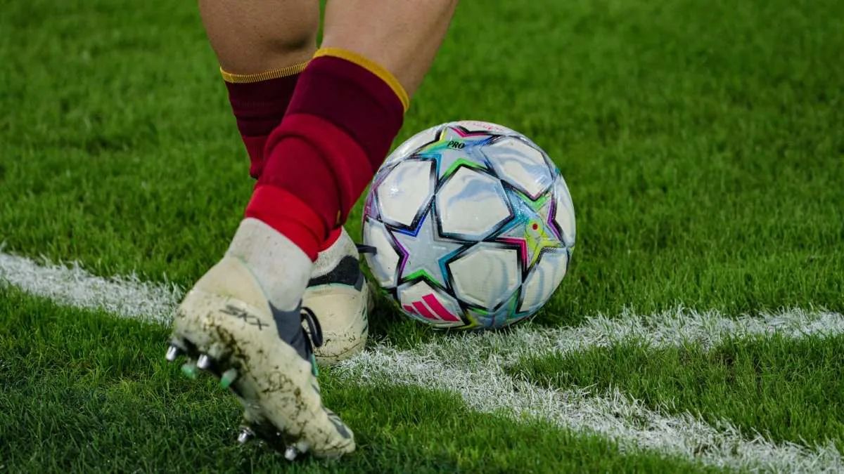 Barcelona e Real Madrid se enfrentam em clássico transmitido neste domingo