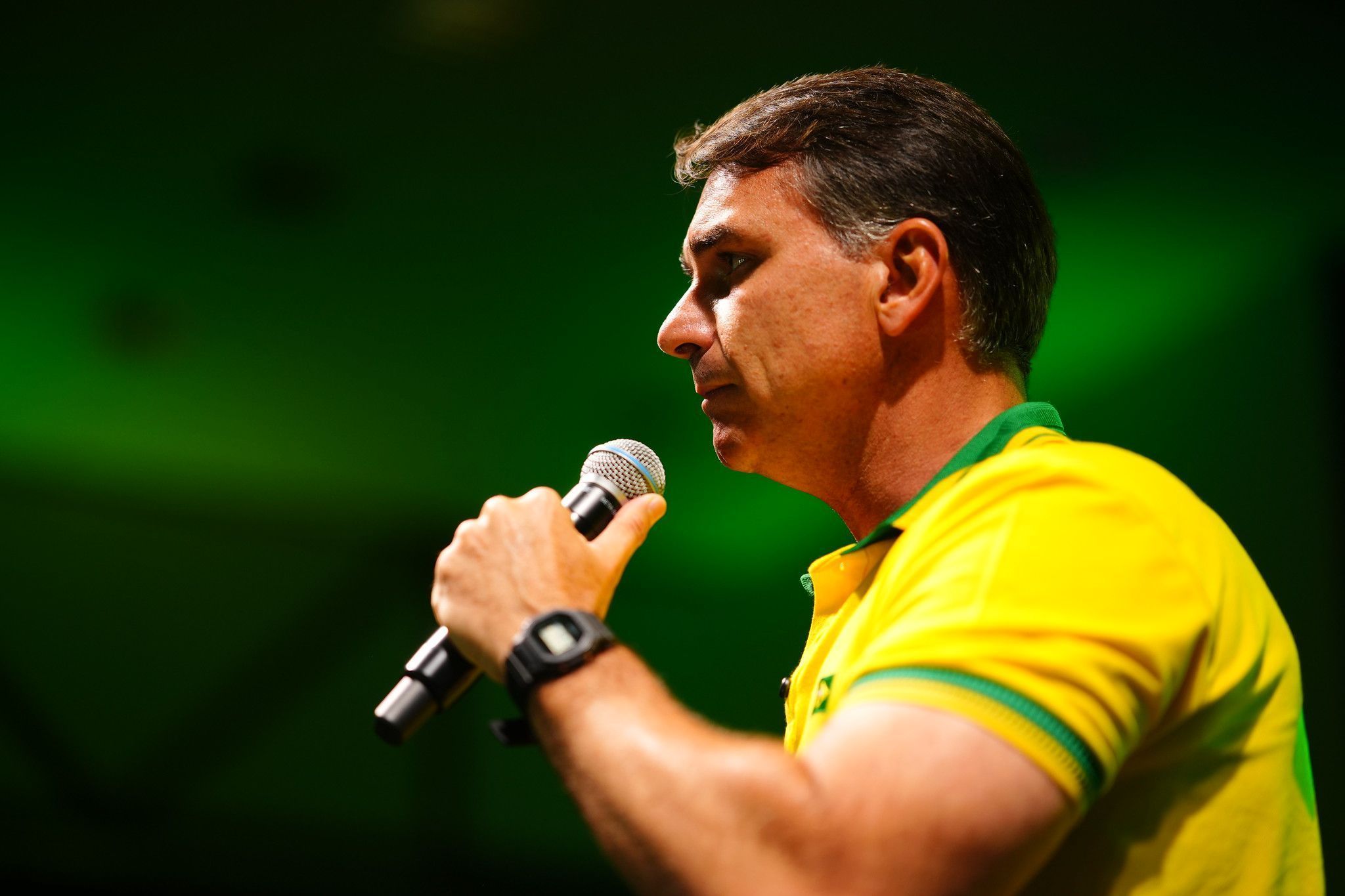 TSE e apoiadores defendem resultado eleitoral após manifestação de Flávio Bolsonaro